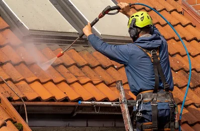Démoussage et hydrofuge de toiture à Sauclières